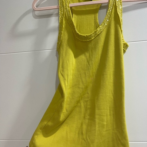 One size fits all in yellow very elegant tank top - Picture 3 of 5